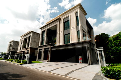 Houses for sale Thawi Watthana : Grand Bangkok Boulevard Pinklao – Borom 5 bedrooms, for sale