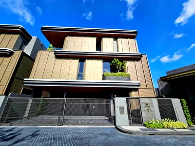 บ้านเดี่ยวให้เช่า : เช่าบ้าน BUGAAN RAMA 9 - MENGJAI/บูก้าน พระราม 9 - เหม่งจ๋าย (HR6811008)  ID Line : @baan88