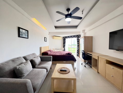 Studio Condo for Sale at Jomtien Beach Condominium in Pattaya