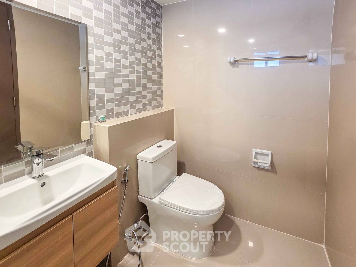 รูป คอนโด 2 ห้องนอน เจ.ดับเบิลยู. ซิตี้ รัชดา 32 ใกล้จตุจักร (ID 2764426) - รูปที่ 9/12