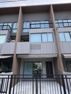 รูปภาพ For Rent Townhouse/Townhome  , Baan Klang Muang Rama 9-Krungthep Kreetha , Thap Chang , Saphan Sung , Bangkok , CX-117238 ✅ Live chat with us ADD LINE @connexproperty ✅