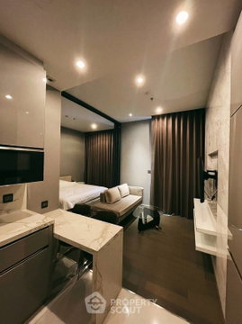1-BR Condo At The Esse At Singha Complex, 100m to MRT Phetchaburi (ID 2570041)