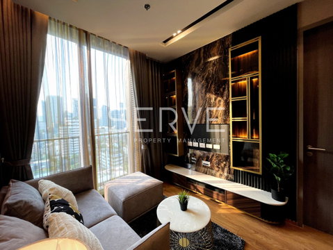 Nice Decorate 1 Bed with Bathtub and Washlet High Fl. 10+ Good Location Close to BTS Phrom Phong 500 m. at Noble BE33 Condo / For Rent