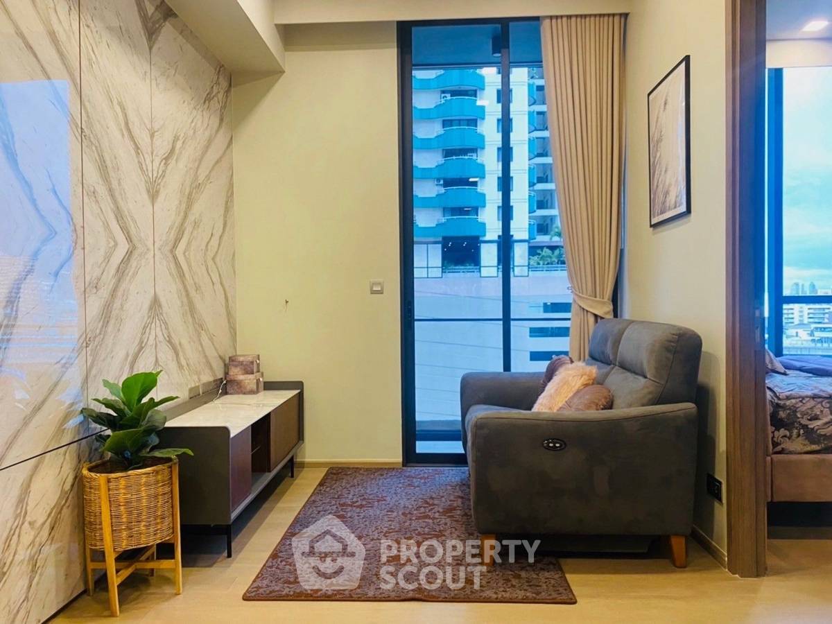 รูป ใกล้ MRT สุขุมวิท 50 ม. | 1 ห้องนอน Celes Asoke (ID 1969805) - รูปที่ 1/15