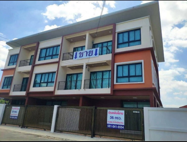 รูป ทาวน์โฮม 3 ชั้น สร้างใหม่ หลังใหญ่ 3 ห้องนอน 3 ห้องน้ำ - รูปที่ 3/9