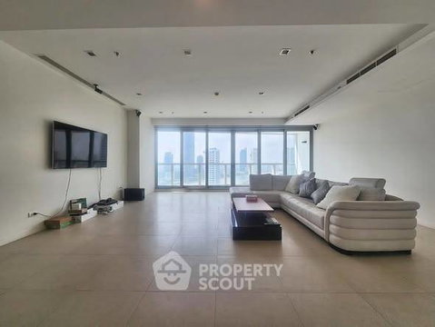 คอนโด 3 ห้องนอน ขนาด 186 ตร.ม. ขาย The River Condominium ใกล้ BTS สะพานตากสิน 400 ม. (ID 2768457)