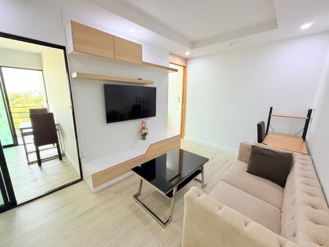 ให้เช่า 2 ห้องนอน เฟอร์นิเจอร์ครบ วิวสนามกลอฟ V Condo ศาลายา