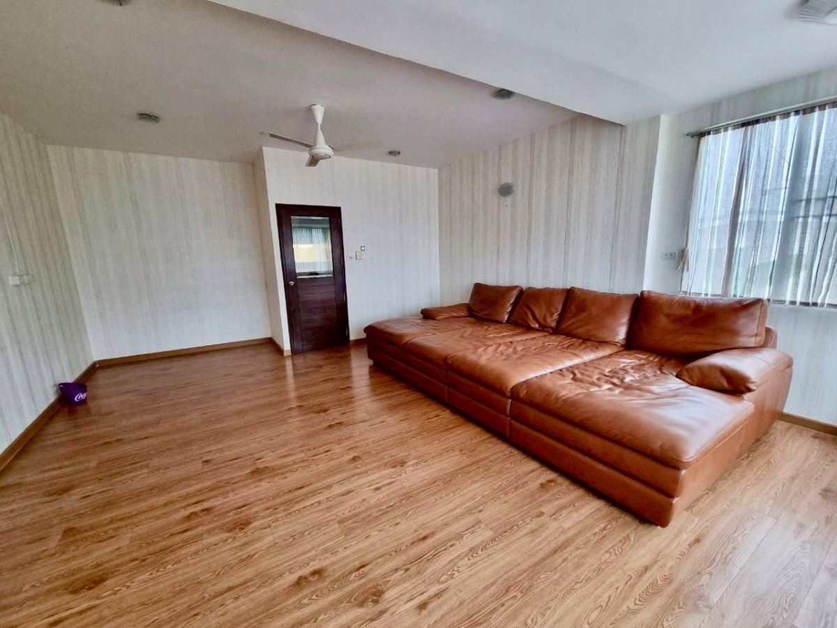 picture Corner 4-Storey Townhome for Sale Sukhumvit 71 (Pridi Banomyong) Soi Phatthanawet | Spacious Layout | Prime Central Location. Suitable for investment. - 19/45