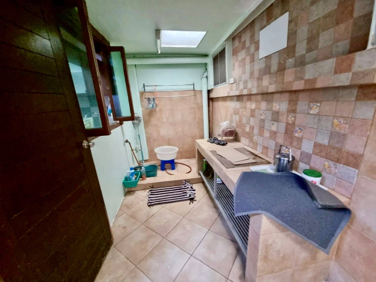 picture Corner 4-Storey Townhome for Sale Sukhumvit 71 (Pridi Banomyong) Soi Phatthanawet | Spacious Layout | Prime Central Location. Suitable for investment. - 11/45