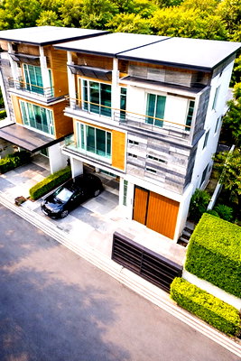 เช่าบ้านเดี่ยว ม.ราชภัฏจันทรเกษม : เซ็นทรัลลาดพร้าว ยูเนี่ยนมอลล์ 1.2 กม. บ้านหรู 3 ชั้น ตกแต่งสวย 4นอน 6น้ำ 57ตร.วา 230ตร.ม.พร้อมสระว่ายน้ำพรีเมียม BTS ห้าแยกลาดพร้าว