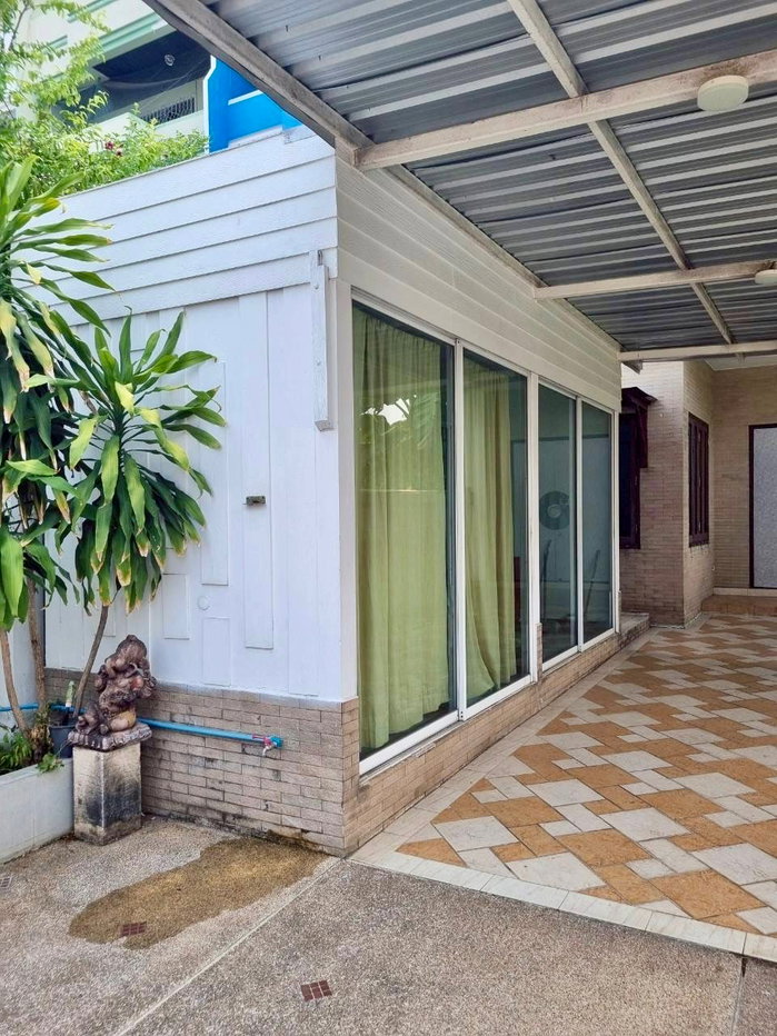 picture Corner 4-Storey Townhome for Sale Sukhumvit 71 (Pridi Banomyong) Soi Phatthanawet | Spacious Layout | Prime Central Location. Suitable for investment. - 4/45