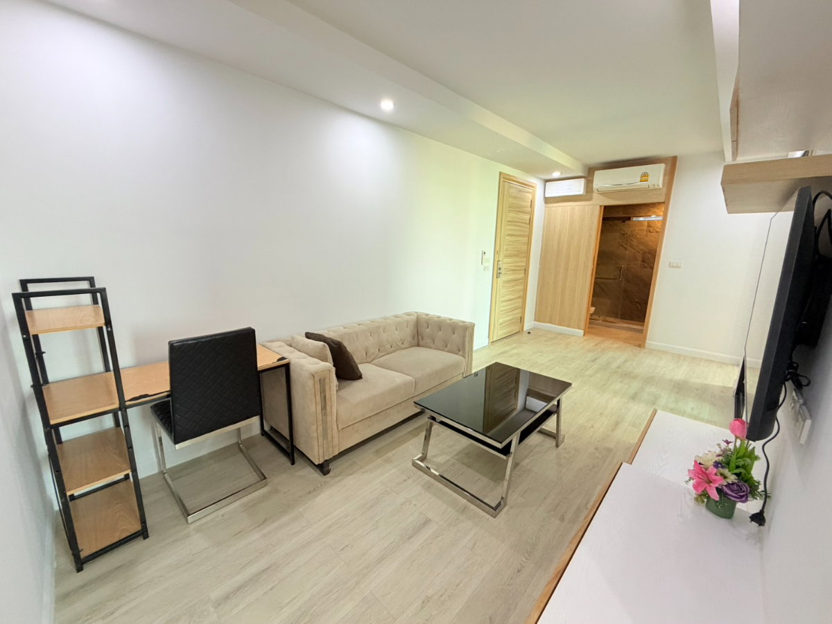 รูป ให้เช่า 2 ห้องนอน เฟอร์นิเจอร์ครบ วิวสนามกลอฟ V Condo ศาลายา  - รูปที่ 2/9