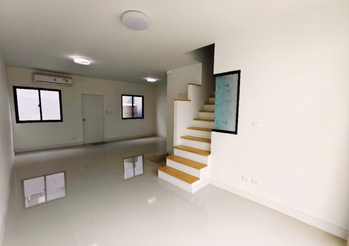 รูป 🏡 ทาวน์โฮม 2 ชั้น "แกรนด์พลีโน่ วัชรพล-สุขาภิบาล 5" เพียง 3.29 ล้าน เท่านั้น! - รูปที่ 2/32