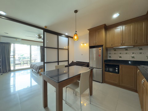 1 Bedroom Condo for Rent at Platinum Suites in Thepprasit Pattaya