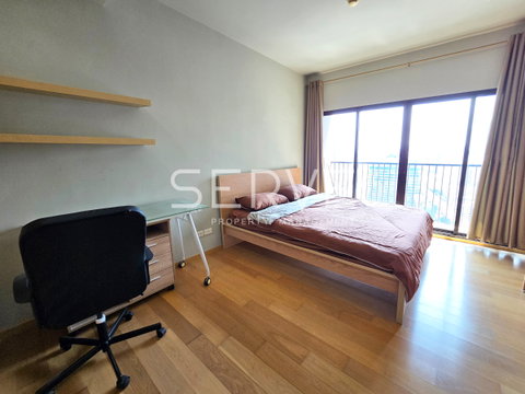 Studio with Bathtub High Fl. 25+ City View Fully furnished Good Location Close To BTS Phaya Thai @ Noble Revent