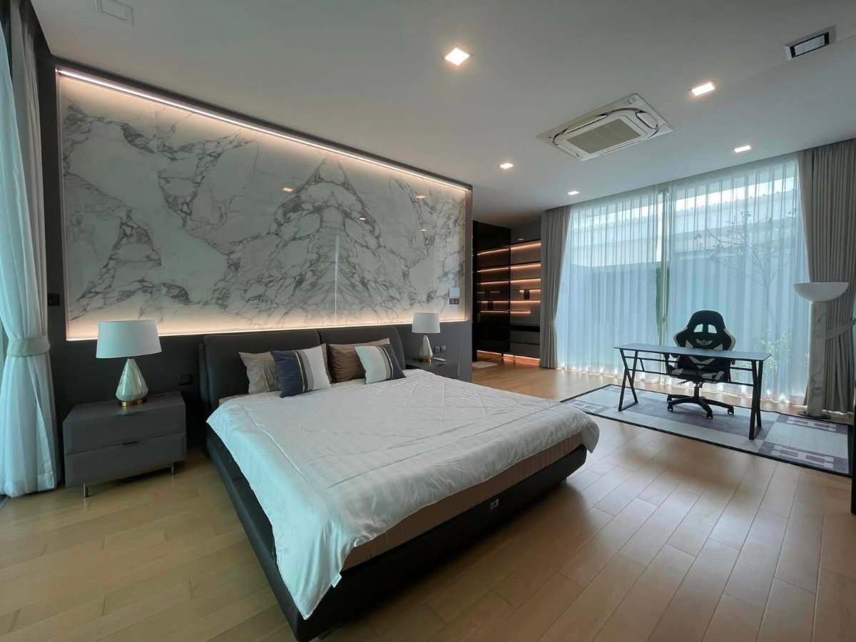 รูป ให้เช่าบ้านหรู วีเว่ เอกมัย รามอินทรา 4นอน และห้องแม่บ้าน - รูปที่ 5/11