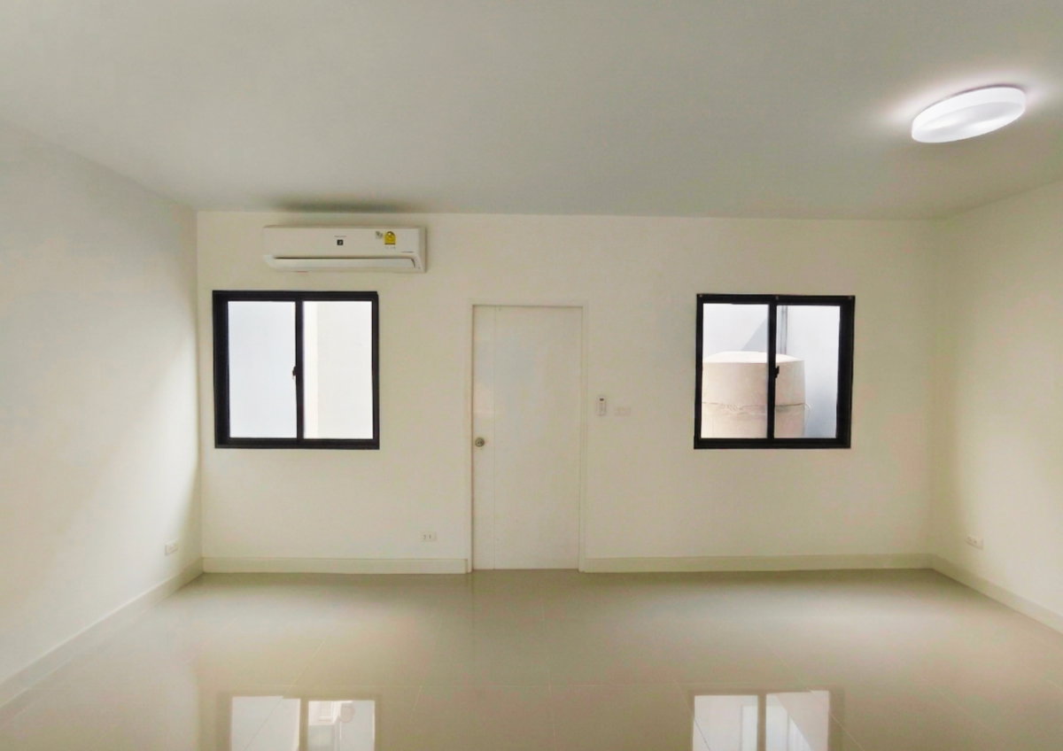 รูป 🏡 ทาวน์โฮม 2 ชั้น "แกรนด์พลีโน่ วัชรพล-สุขาภิบาล 5" เพียง 3.29 ล้าน เท่านั้น! - รูปที่ 13/32