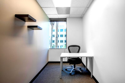Office for rent : Fully serviced private office space for you and your team in HQ Ratchada One