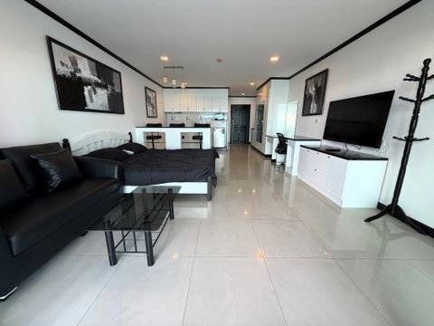 1 Bedroom Condo for Rent at Platinum Suites in Thepprasit Pattaya