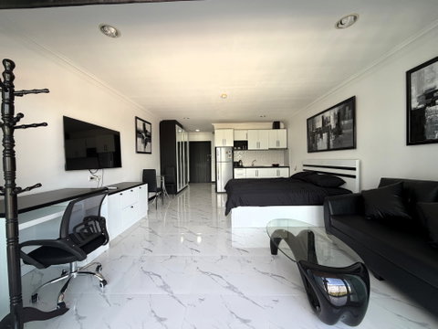 1 Bedroom Condo for Rent at Platinum Suites in Thepprasit Pattaya