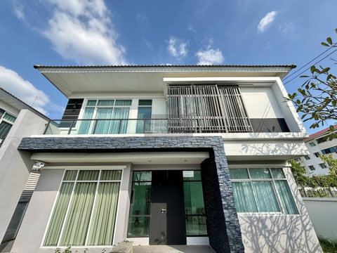 เช่าบ้าน ดิ โอโซน ปัญญาอินทรา บางชัน เขต คลองสามวา กรุงเทพ CX-150300 ✅ ทักไลน์ @connexproperty ตอบทันที ทีมงานมืออาชีพ ✅