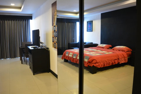 1 Bedroom Condo for Rent at Platinum Suites in Thepprasit Pattaya