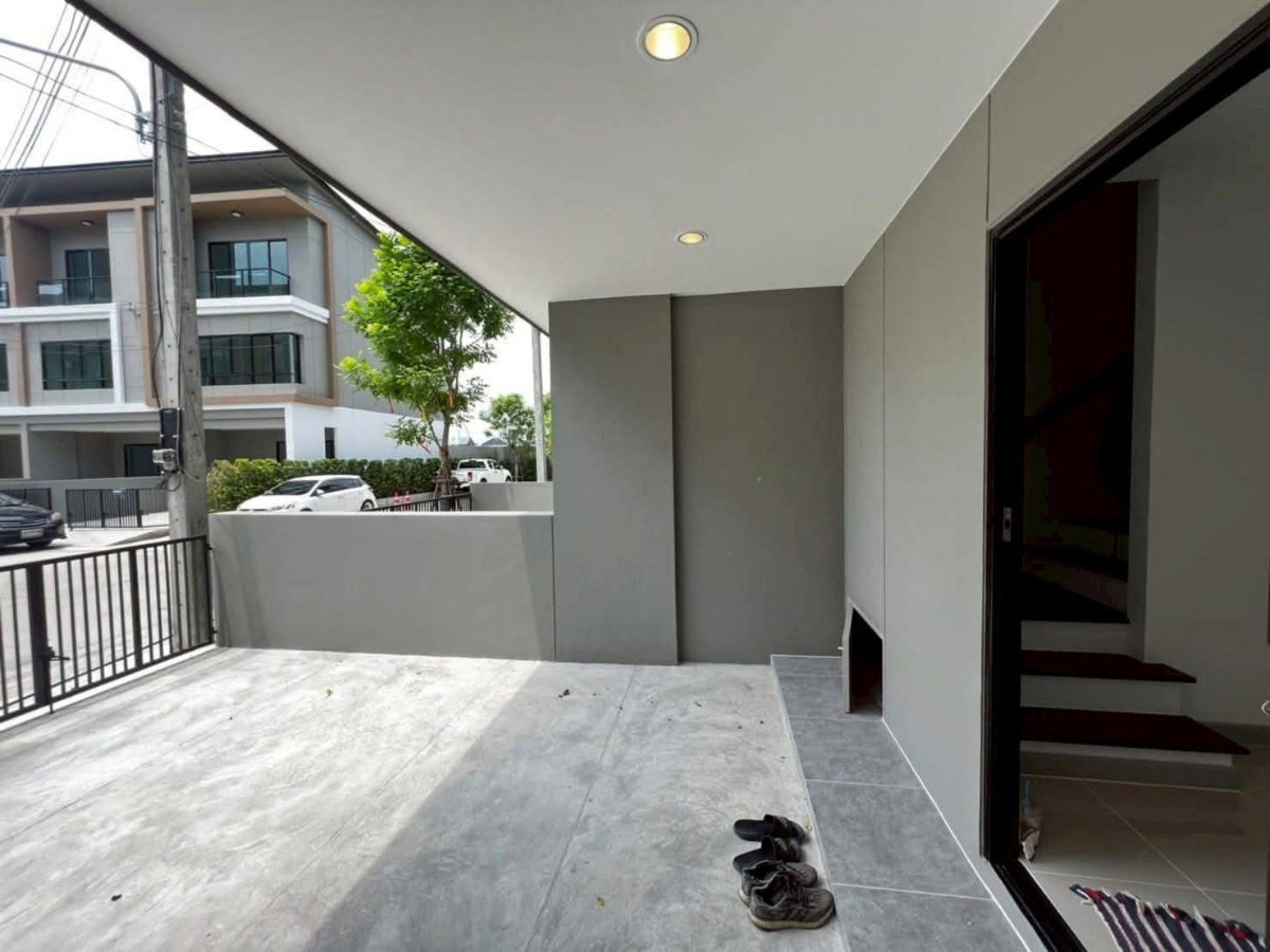 รูป 🏡 ทาวน์โฮม 3 ชั้น Premium Place Phaholyothin–Ramintra 4 ห้องนอน 3 ห้องน้ำ ทำเลศักยภาพ พหลโยธิน–รามอินทรา ใกล้ BTS พร้อมเข้าอยู่ - รูปที่ 11/19