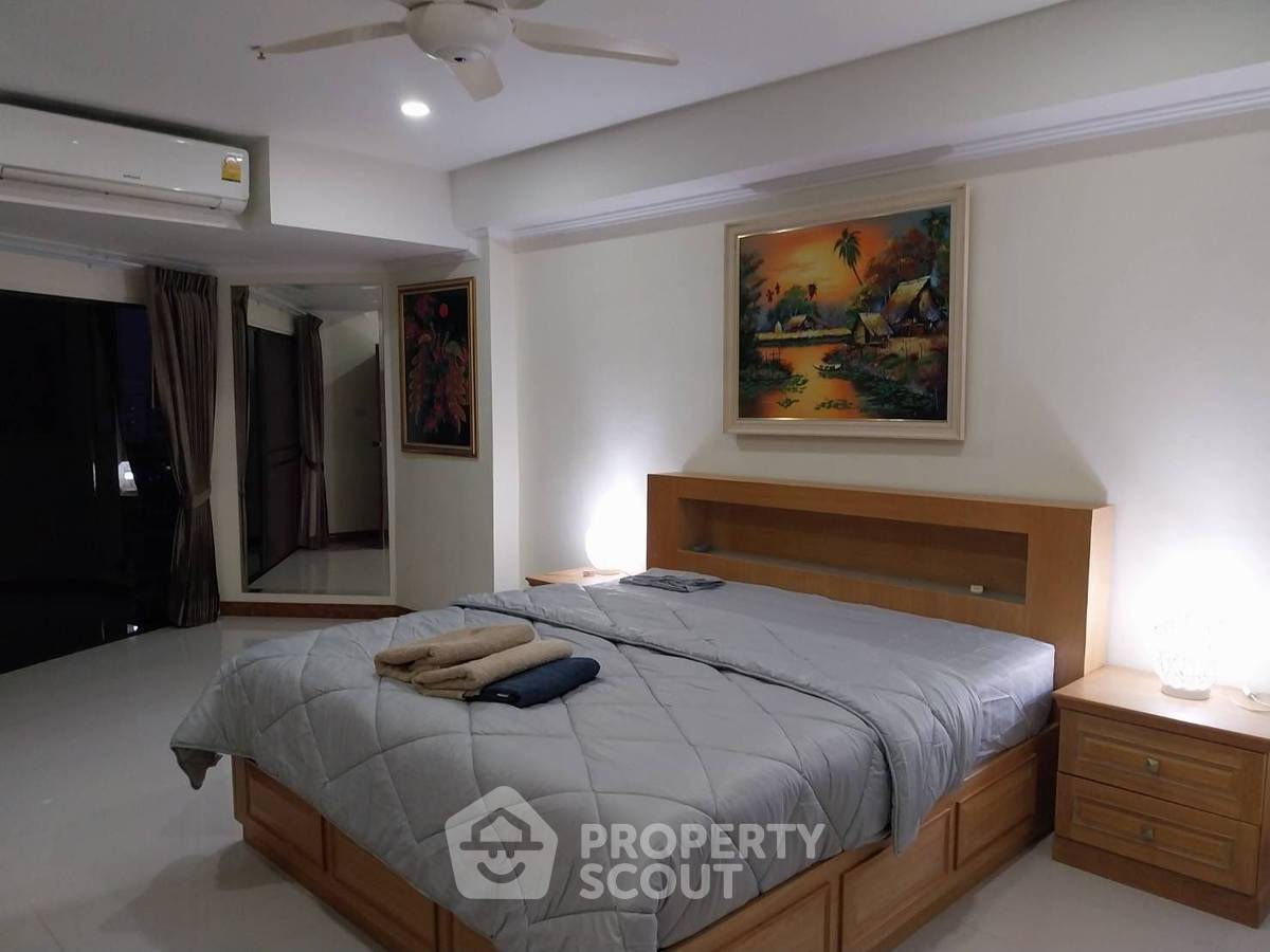 รูป คอนโด 1 ห้องนอน 74 ตร.ม. สำหรับขาย View Talay 2 จอมเทียน (ID 2773401) - รูปที่ 1/9