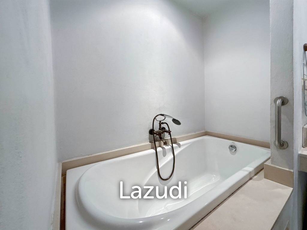 รูป Chelona : 2 Bed Beachfront Condo Pool View - รูปที่ 15/32