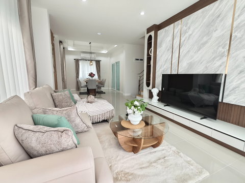 บ้านใหม่ ตกแต่งเฟอร์ฯทั้งหลัง พร้อมเข้าอยู่ 3.94 ล้านบาท ใกล้เมืองเชียงใหม่ ใกล้สนามบินเชียงใหม่ 