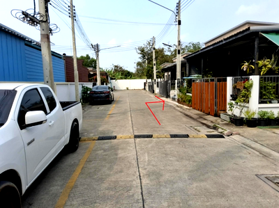 Townhouses for sale Si Racha Chonburi : TOWN HOUSE 21 Sq.w. Si Racha Chonburi for 1.9M