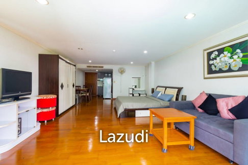 THE BEACH PALACE : Studio room condo near the beach