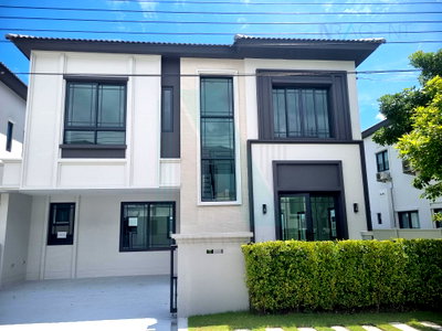 ขายบ้านเดี่ยว : ขายบ้านแฝด โครงการ แกรนด์ พลีโน่ สุขุมวิท-บางนา 2 ชั้น 3 ห้องนอน 4 ห้องน้ำ