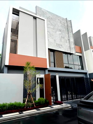 บ้านเดี่ยวให้เช่า : 📣📣 ให้เช่า Bugaan Krungthep Kreetha บ้านเดี่ยวหรู 3 bedrooms พร้อมลิฟท์+EV Charger (พิมพ์ 0974164645 Line: JKJK4645 แทนการคลิกปุ่มสีฟ้า,เขียว)  