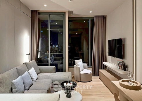 คอนโด 1 ห้องนอน The Esse Asoke ชั้น 28 ขนาด 45 ตร.ม. ใกล้ MRT สุขุมวิท (ID 2464999)