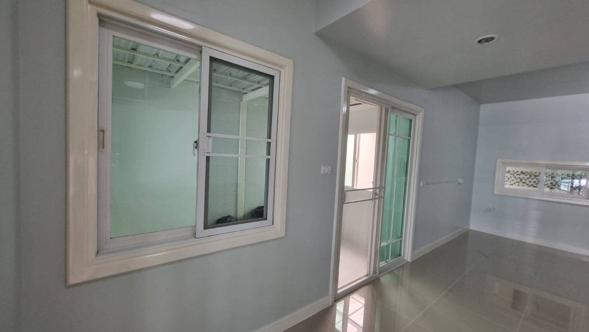 picture House  For Rent 3 Bedroom 2  Restroom  - 10/24