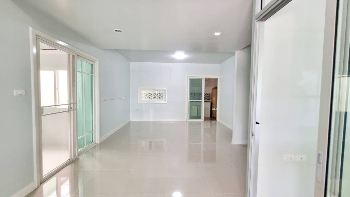 picture House  For Rent 3 Bedroom 2  Restroom  - 9/24