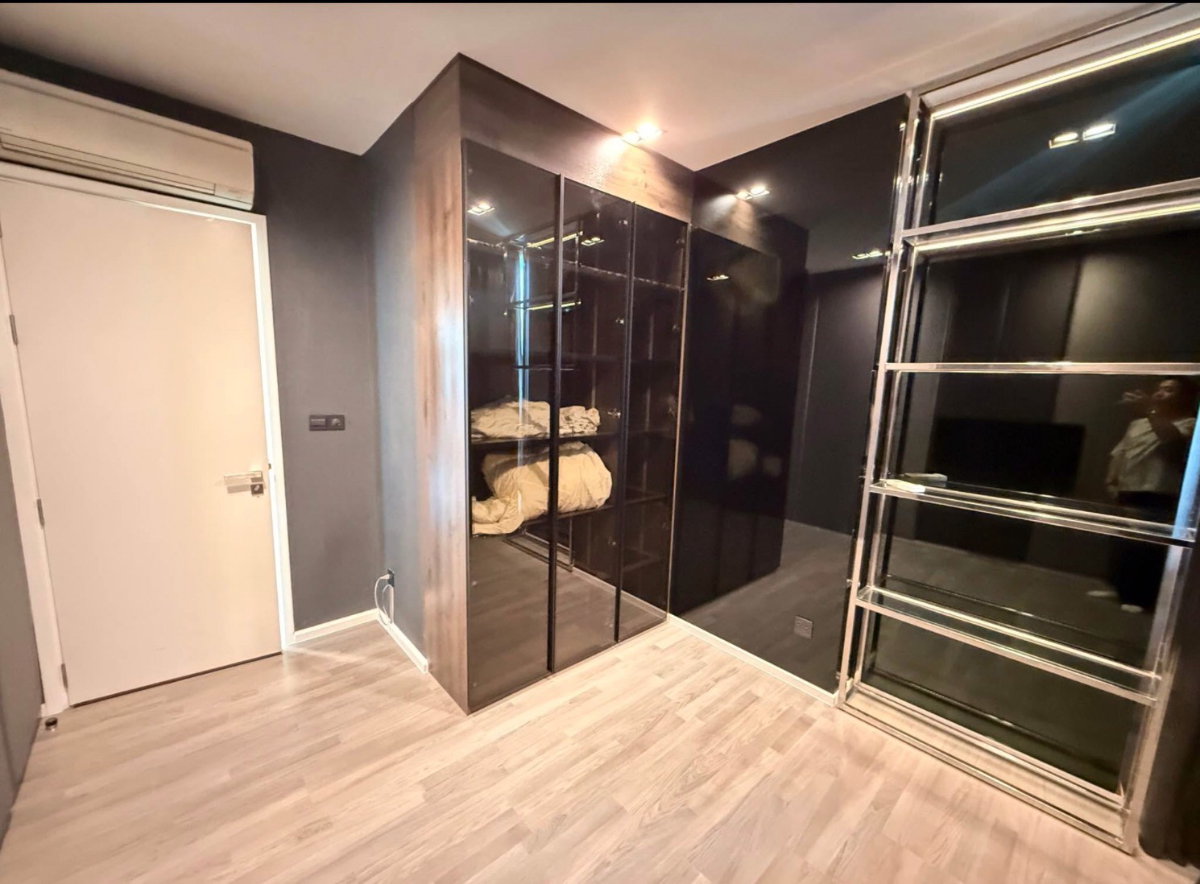 picture The Room Sukhumvit                  69  - 8/17