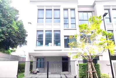 เช่าบ้านแฝด สวนรถไฟ : ให้เช่าบ้านกลางเมือง คลาสเซ่ รัชโยธิน (Baan Klang Muang Classe Ratchayothin) ซอยวิภาวดีรังสิต 32 เขตจตุจักร