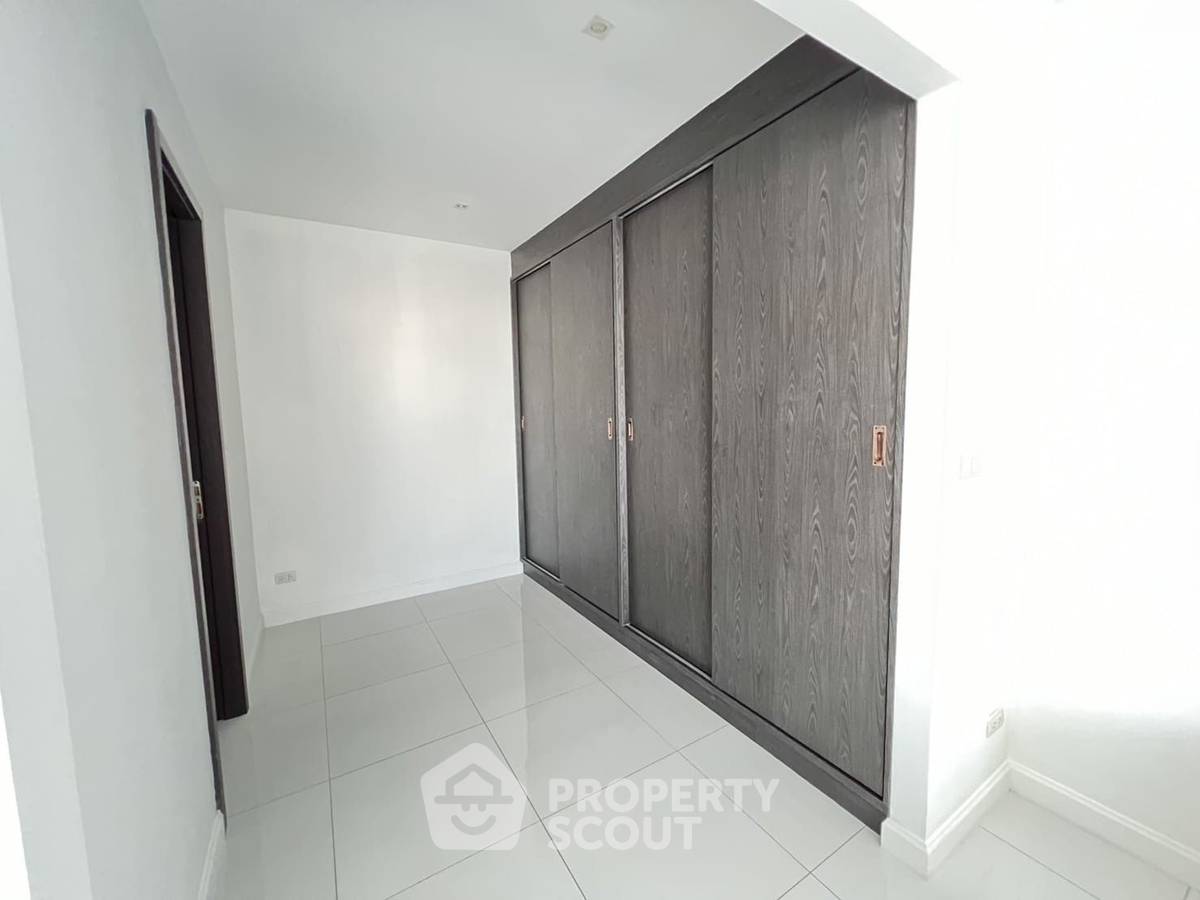 รูป คอนโด 2 ห้องนอน 147 ตร.ม. ชั้น 8 The Place Pratumnak (ID 2778708) - รูปที่ 35/36