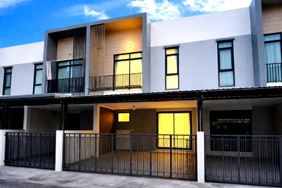 ขายทาวน์โฮม : 🏡💥 บ้านสวยรีโนเวทใหม่ ทำเลดอนเมือง–เทิดราชัน 🚇 รถไฟฟ้าสายสีแดง สถานีหลักหก  พร้อมอยู่ 💥🏡