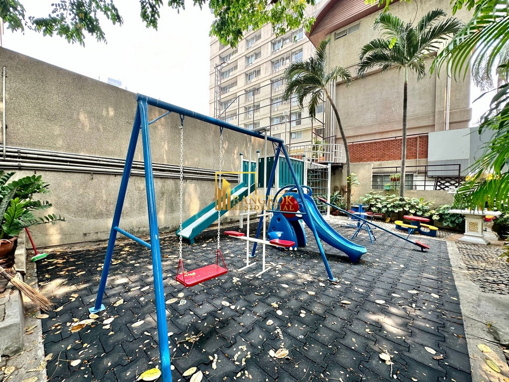 รูป Spacious 4 Bedroom Penthouse Apartment in Sukhumvit 7 - BR0669AP - รูปที่ 52/58
