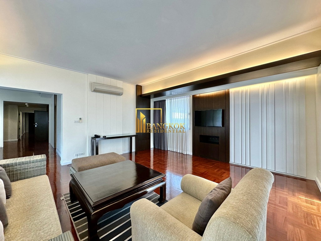 รูป Spacious 4 Bedroom Penthouse Apartment in Sukhumvit 7 - BR0669AP - รูปที่ 4/58