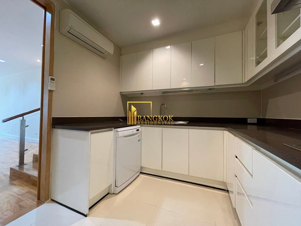 picture Impressive 3 Bedroom Duplex Apartment in Phrom Phong Area - BR0235AP - 17/60