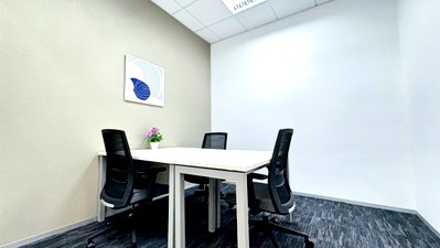 Office for rent : Private office space for 2 employees in Regus The Rice Tower