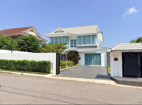 Two-story detached house for sale in a prime location in the Chaiyapruek area, Pattaya, Bang Lamung, Chonburi.