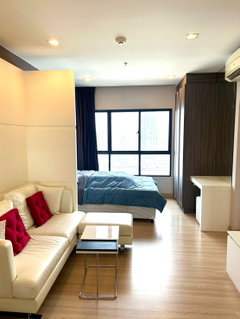 [Sale with Tenant! Urbano Absolute Sathon-Taksin Khlong San P-127151] 21st Fl. | City View | 3.2M THB | line @easythaihome 085-592-2897