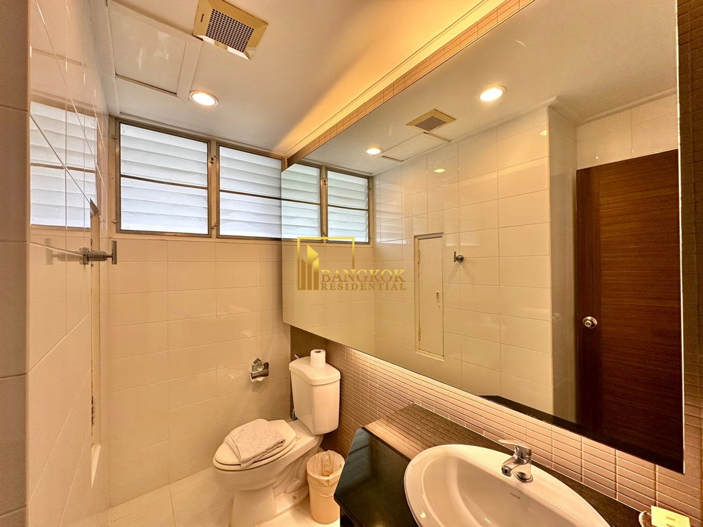 รูป Spacious 4 Bedroom Penthouse Apartment in Sukhumvit 7 - BR0669AP - รูปที่ 37/58