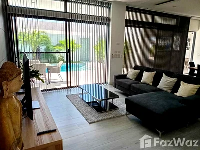 Houses for sale Wiset Road Phuket : 4 Bedroom Villa for sale in Rawai, Phuket  6156243
