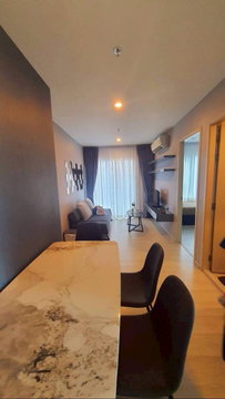 Condo for rent at Life Asoke, brand-new unit on the 22nd floor . Beautifully decorated, Size 55.37 sq.m., 2 bedrooms, 2 bathrooms.